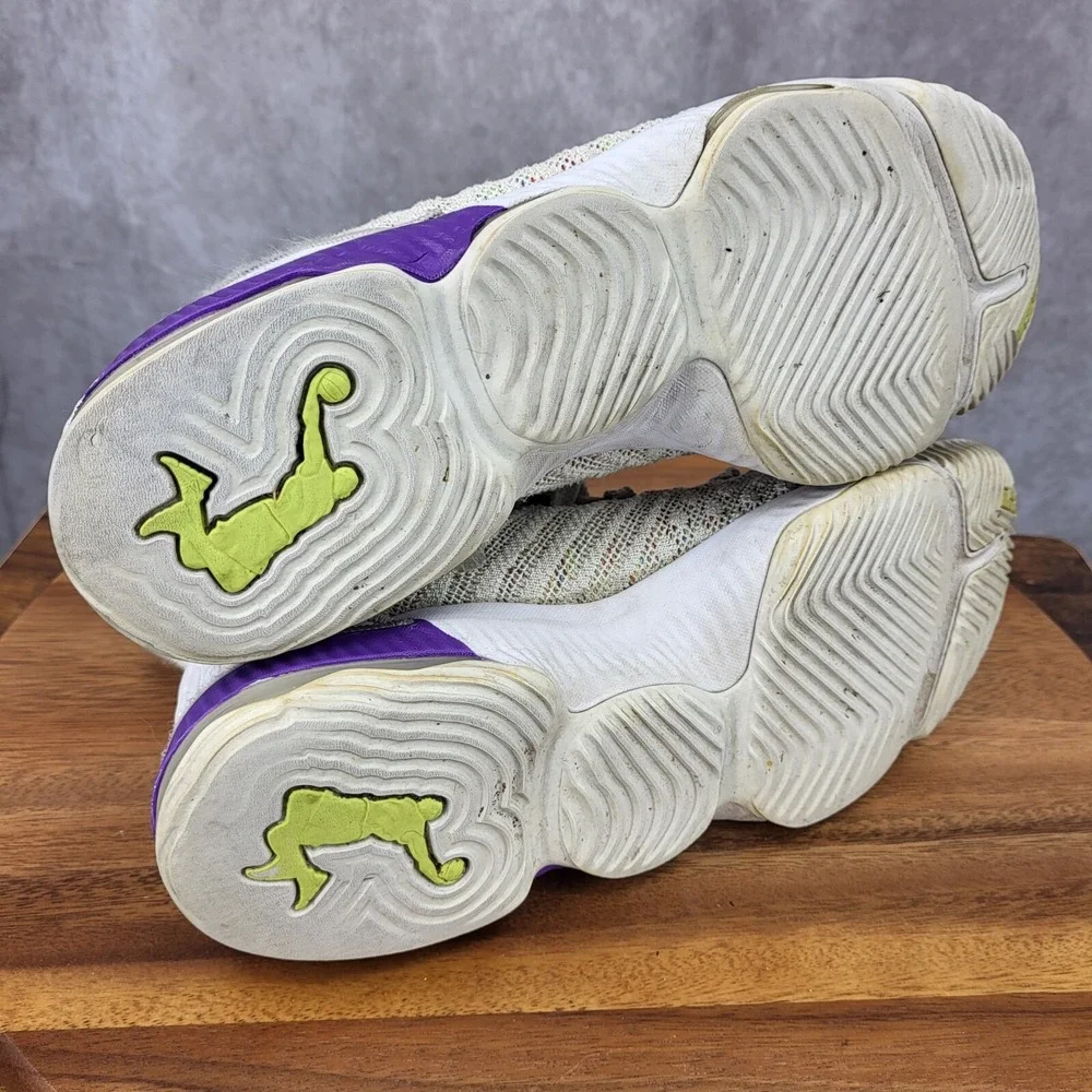 Nike Lebron 16 Buzz Lightyear Basketball Shoes Boys 6.5 White Sneakers AQ2465102 - Picture 13 of 15